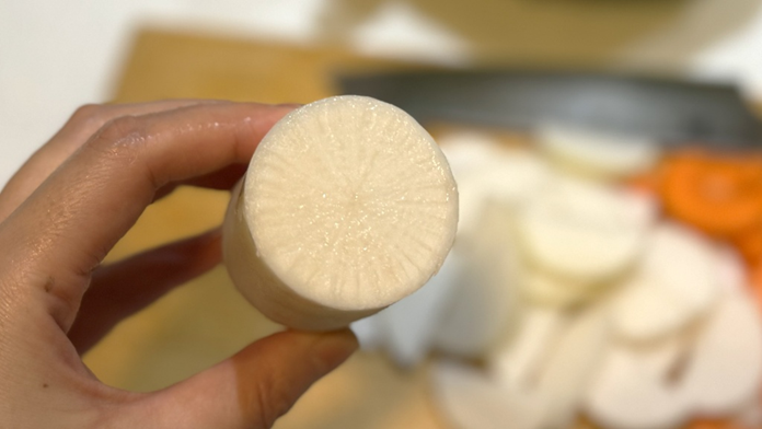 収穫した大根を切った断面の様子